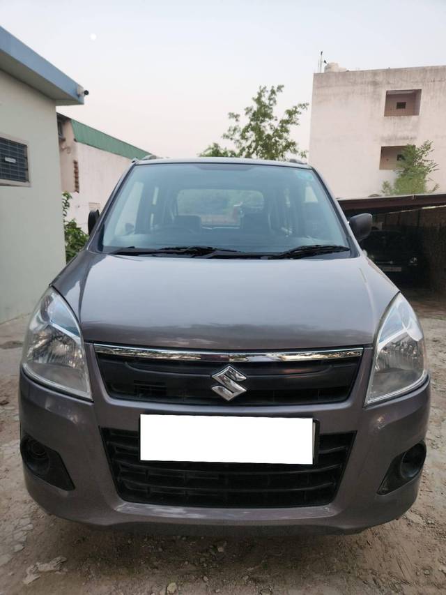 https://images10.gaadi.com/usedcar_image/4263457/original/processed_3325ee37979f83469c8b39d54ac2e067.jpg?imwidth=6402