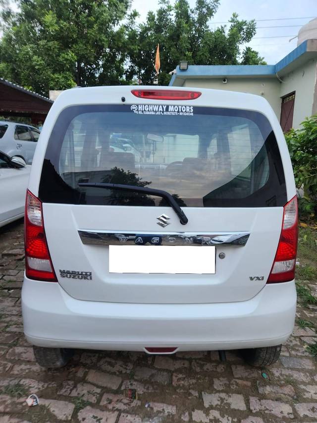 https://images10.gaadi.com/usedcar_image/4263463/original/processed_4097f650963d94b3e5193ad9cb495382.jpg?imwidth=6402