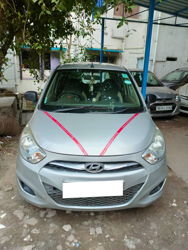 https://images10.gaadi.com/usedcar_image/4263545/original/processed_30472698839ef7748563946bf5346fff.jpg?imwidth=6402