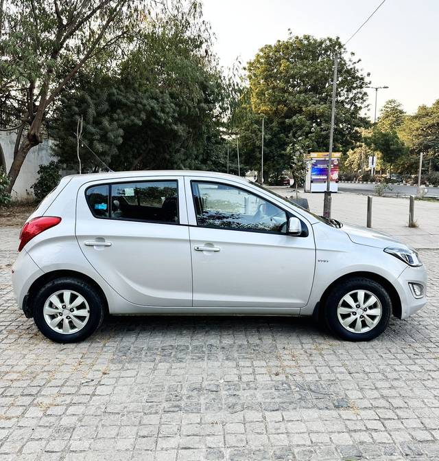 https://images10.gaadi.com/usedcar_image/4263607/original/530b03c909a917b6fce9a83c815cda2e.jpg?imwidth=6401