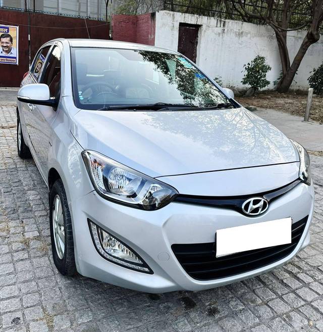 https://images10.gaadi.com/usedcar_image/4263607/original/processed_458fbba8a5a23e5f93fa166477117e8f.jpg?imwidth=6400