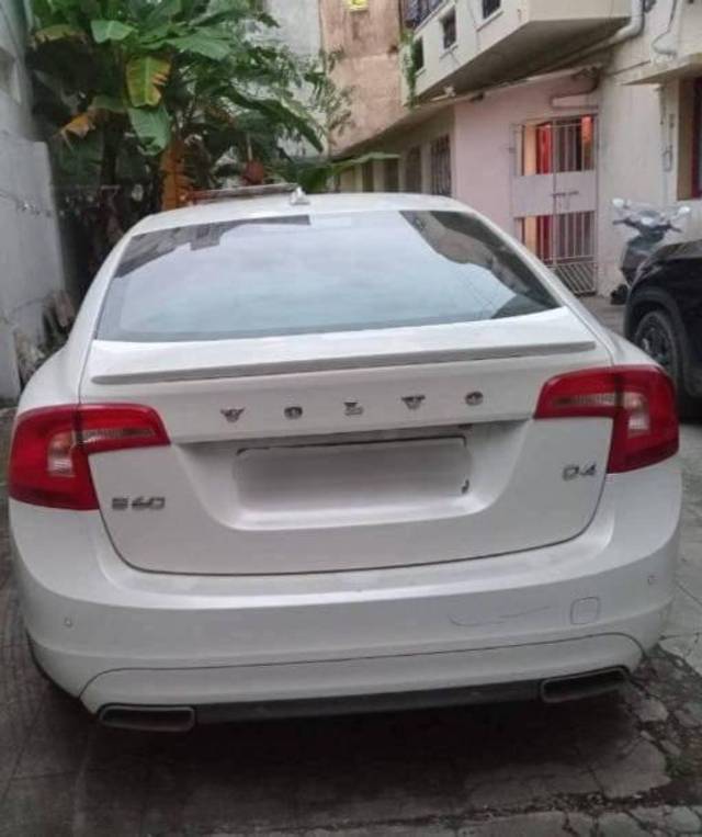 https://images10.gaadi.com/usedcar_image/4263616/original/processed_652d640db1e04d15ed10120214d0c364.jpg?imwidth=6401