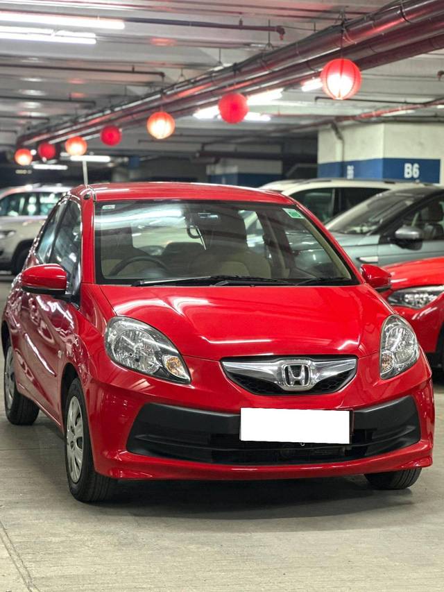 https://images10.gaadi.com/usedcar_image/4263676/original/processed_0f26ca2199deafa0927967e4e5bd862c.jpg?imwidth=6400