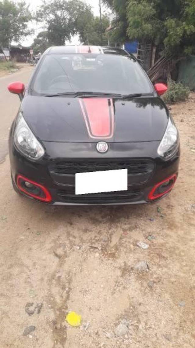 https://images10.gaadi.com/usedcar_image/4263685/original/processed_0745661a-eee2-4b84-a860-c7491681f76b.jpeg?imwidth=6402