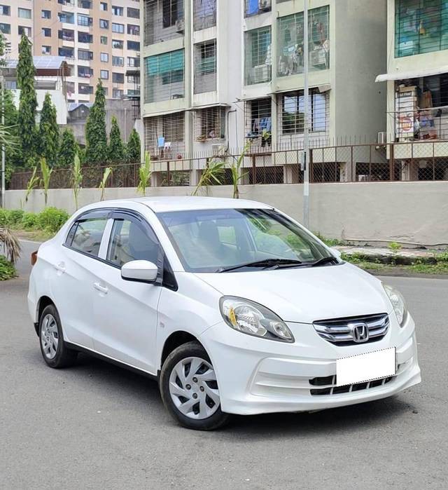 https://images10.gaadi.com/usedcar_image/4263703/original/processed_b8f08ef6a138f078da667347dbe52d36.jpg?imwidth=6400