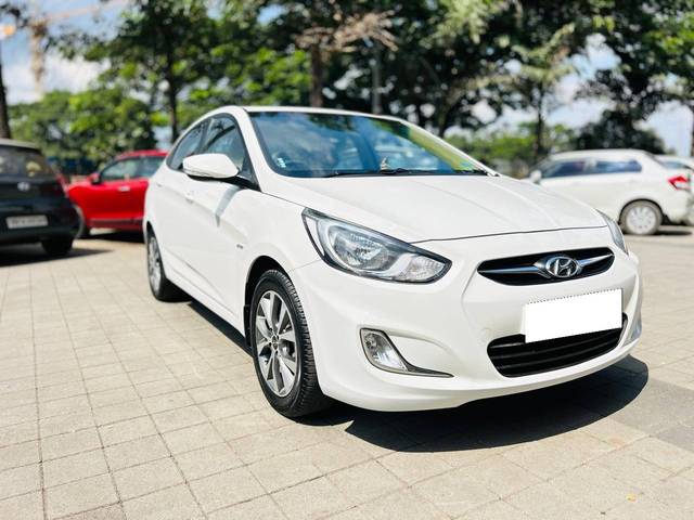 https://images10.gaadi.com/usedcar_image/4263708/original/processed_5c99af85b4c19da27bc6a3e940c42350.jpg?imwidth=6400