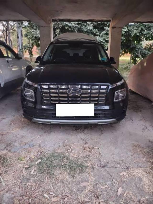 https://images10.gaadi.com/usedcar_image/4263732/original/processed_c8158d3a-f881-4ebd-ad59-ff387017ea96.jpg?imwidth=6400