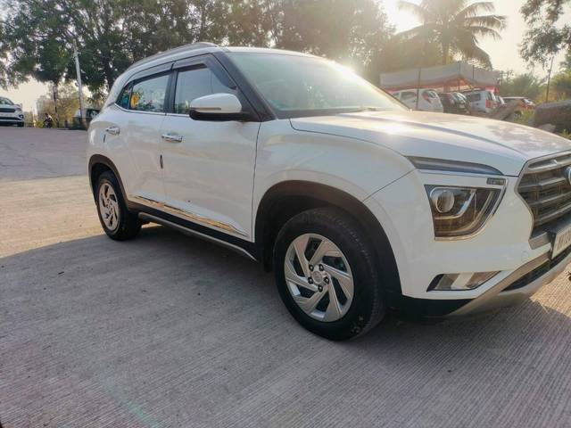 https://images10.gaadi.com/usedcar_image/4263742/original/processed_49d1106ca5ab13f78d9fa5c6b22e1a6d.jpg?imwidth=6400