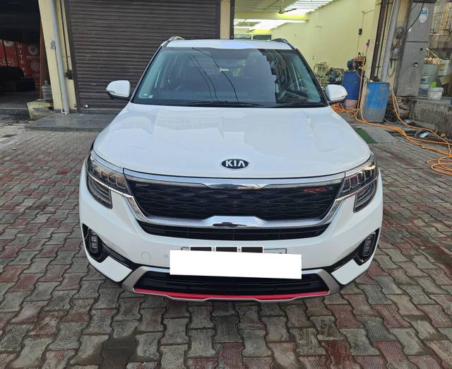 https://images10.gaadi.com/usedcar_image/4263756/original/processed_c2ce134c97657b6733c5f7f83c610719.jpg?imwidth=6402