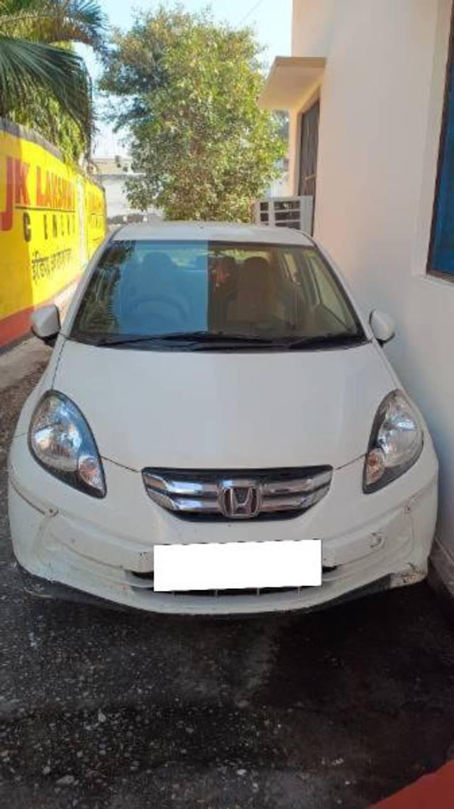 https://images10.gaadi.com/usedcar_image/4263762/original/processed_52b87bec-b0e7-4676-b9f4-9721110efe51.jpg?imwidth=6400