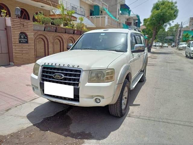 https://images10.gaadi.com/usedcar_image/4263764/original/processed_83629727-026c-4c56-80c9-217fb5b0a9aa.jpg?imwidth=6401