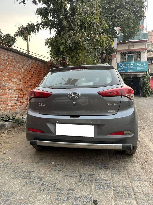 https://images10.gaadi.com/usedcar_image/4263922/original/processed_6d67fd9fa83bf26b48c584e429cf1bb4.jpg?imwidth=6401