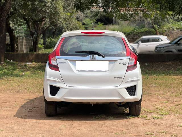 https://images10.gaadi.com/usedcar_image/4263965/original/processed_3ccd90b3597dedf7b12373f531f951eb.jpg?imwidth=6402