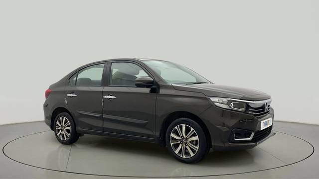 https://images10.gaadi.com/usedcar_image/4263976/original/596285012e303311f6dd41b3f4174ec9.jpg?imwidth=6400