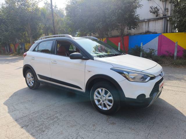 https://images10.gaadi.com/usedcar_image/4264015/original/715f49265e7ba606817d0b26582644cc.jpg?imwidth=6400