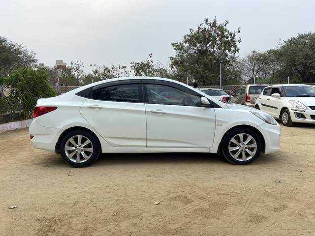 https://images10.gaadi.com/usedcar_image/4264022/original/e19044b145d03a2b6a2e630bf15138e8.JPG?imwidth=6401