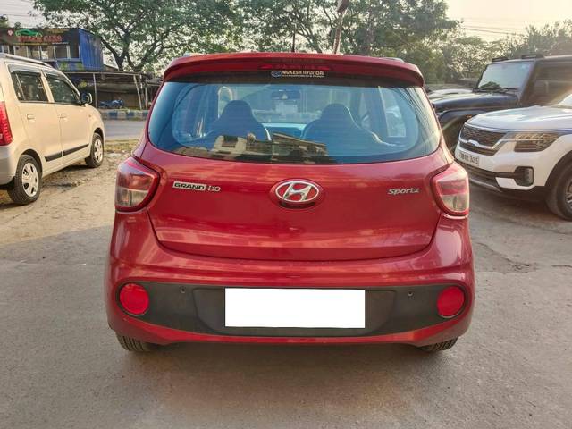 https://images10.gaadi.com/usedcar_image/4264044/original/processed_1f343487cb36cc0687429b488e6890c9.jpeg?imwidth=6402