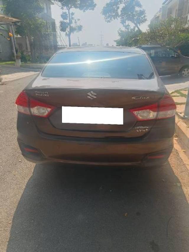 https://images10.gaadi.com/usedcar_image/4264047/original/processed_8434ecd6-4e9c-4cb9-9066-aa3905a528c6.jpg?imwidth=6401