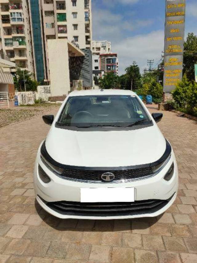 https://images10.gaadi.com/usedcar_image/4264097/original/11da6c8bd9157b3758f9f20e302612cc.jpg?imwidth=6400