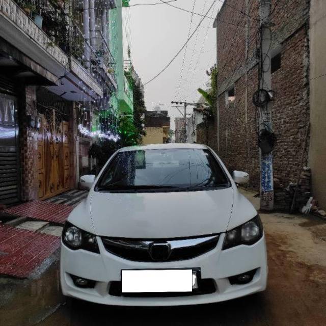 https://images10.gaadi.com/usedcar_image/4264126/original/processed_684ccc3c-850f-4655-bf24-2bc245936d4f.jpg?imwidth=6400