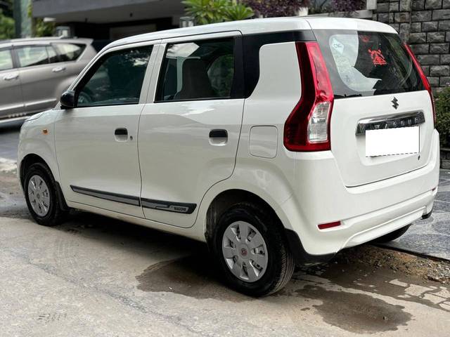 https://images10.gaadi.com/usedcar_image/4264268/original/processed_306bf2d3fa99ec72ce224be61749b88b.jpg?imwidth=6401