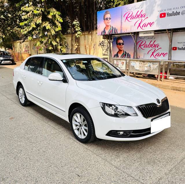 https://images10.gaadi.com/usedcar_image/4264320/original/processed_0821bd5af2a4f8d4ba420bc1dfc64624.jpg?imwidth=6400