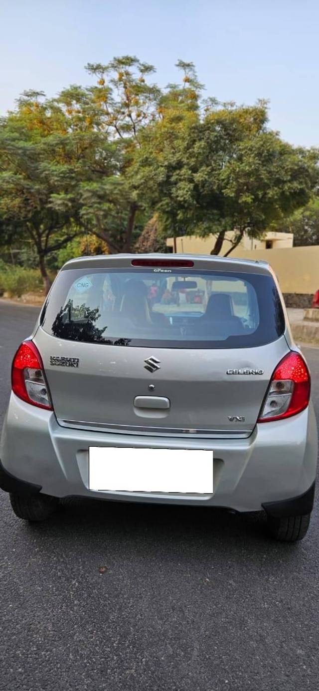 https://images10.gaadi.com/usedcar_image/4264322/original/processed_27b2a471a7822f6173ffdfb700160e43.jpg?imwidth=6402