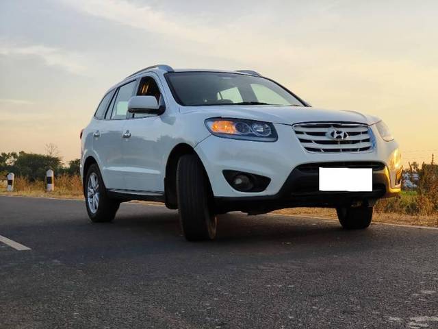 https://images10.gaadi.com/usedcar_image/4264330/original/processed_09a754d5-7319-47d0-a2ff-7d1c15e3fdd1.jpg?imwidth=6400