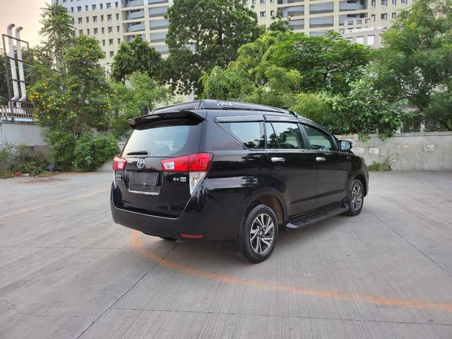 https://images10.gaadi.com/usedcar_image/4264390/original/processed_0d996abe9413d206b180e8fb8f53525b.jpg?imwidth=6402