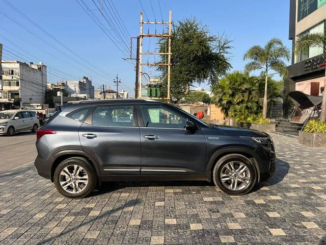 https://images10.gaadi.com/usedcar_image/4264474/original/processed_07d84f351cad26b0df9a6172e08503a0.jpg?imwidth=6401