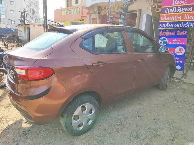 https://images10.gaadi.com/usedcar_image/4264515/original/processed_8600af5c-bfff-4f50-bdbc-4fd47e10034b.jpg?imwidth=6400