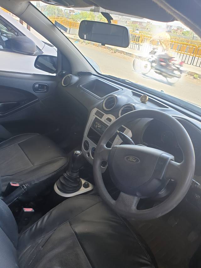 https://images10.gaadi.com/usedcar_image/4264531/original/dd8c5eba416a87dab975e8dc61f0de39.jpg?imwidth=6402