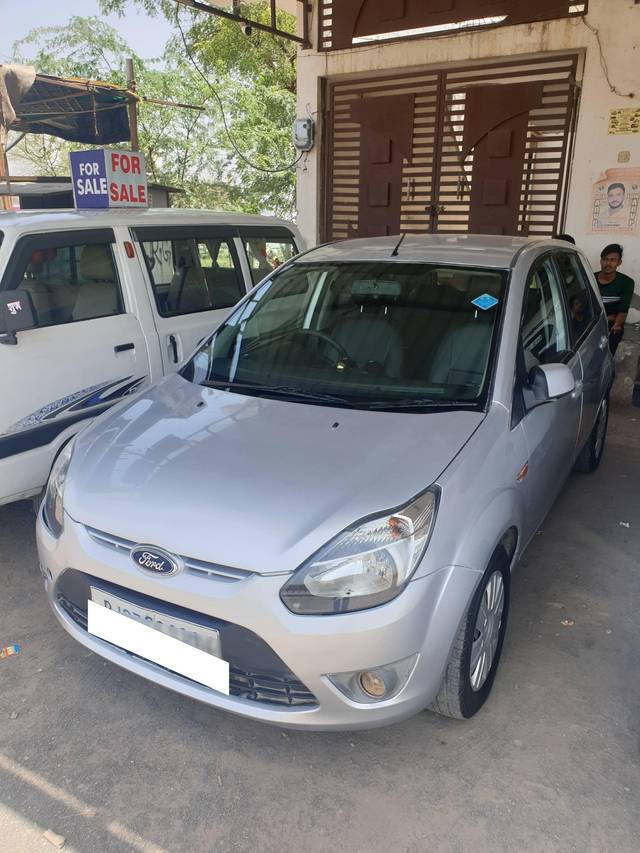 https://images10.gaadi.com/usedcar_image/4264531/original/processed_976aa570199c86ba525d692b740d9afc.jpg?imwidth=6401