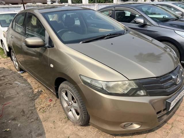 https://images10.gaadi.com/usedcar_image/4264557/original/processed_061360d081c07e8be5f7bf7a3f334c22.jpg?imwidth=6400