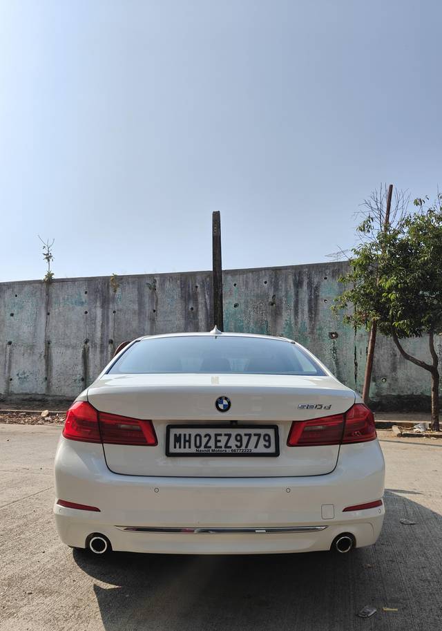 https://images10.gaadi.com/usedcar_image/4264586/original/processed_be9bb9143fcaf29d9a54f17975727178.jpg?imwidth=6402