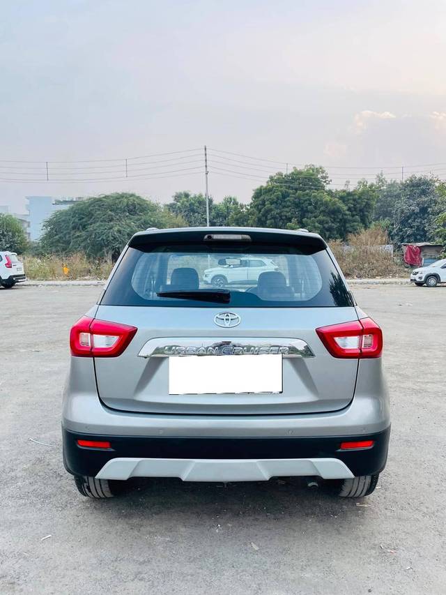 https://images10.gaadi.com/usedcar_image/4264634/original/processed_a3a76f1f3f621511145d25095da12988.jpg?imwidth=6402