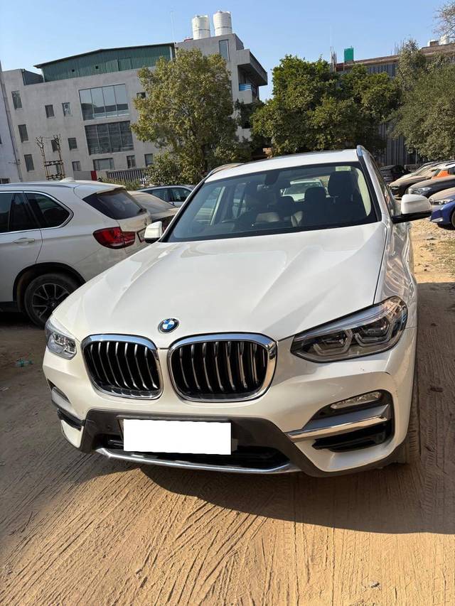 https://images10.gaadi.com/usedcar_image/4264636/original/processed_0bd194a7e25bfafa06e47ed6a576b3e2.jpg?imwidth=6402