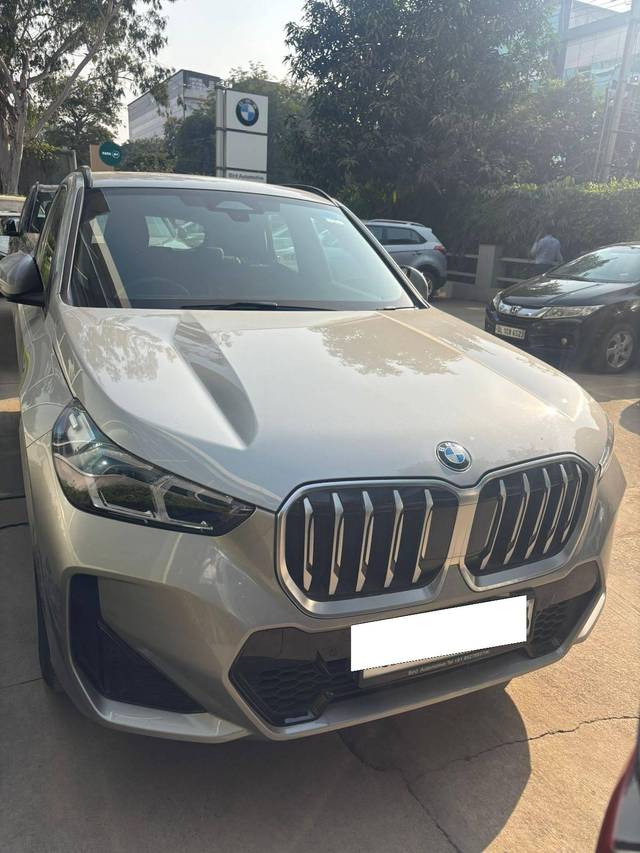 https://images10.gaadi.com/usedcar_image/4264650/original/processed_3a616841981964c71a416ca10384e265.jpg?imwidth=6402