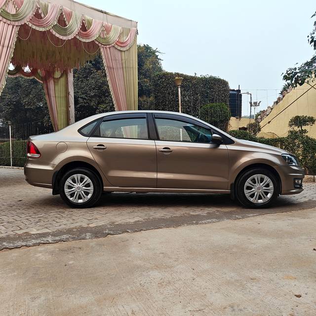 https://images10.gaadi.com/usedcar_image/4264660/original/c05038f3ecdaf72eceaaff7a2095520b.jpg?imwidth=6401