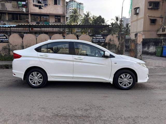 https://images10.gaadi.com/usedcar_image/4264669/original/processed_25b524d0cc0ae633b3e01aa27d67ad35.jpg?imwidth=6401