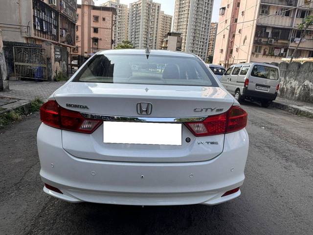 https://images10.gaadi.com/usedcar_image/4264669/original/processed_406d6a19b32553c3b25a985a872aaf26.jpg?imwidth=6402