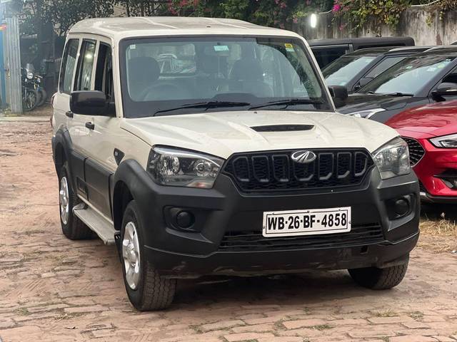 https://images10.gaadi.com/usedcar_image/4264694/original/processed_55a5fb11bc2e6aeaa606b67f5ad66b30.jpg?imwidth=6400