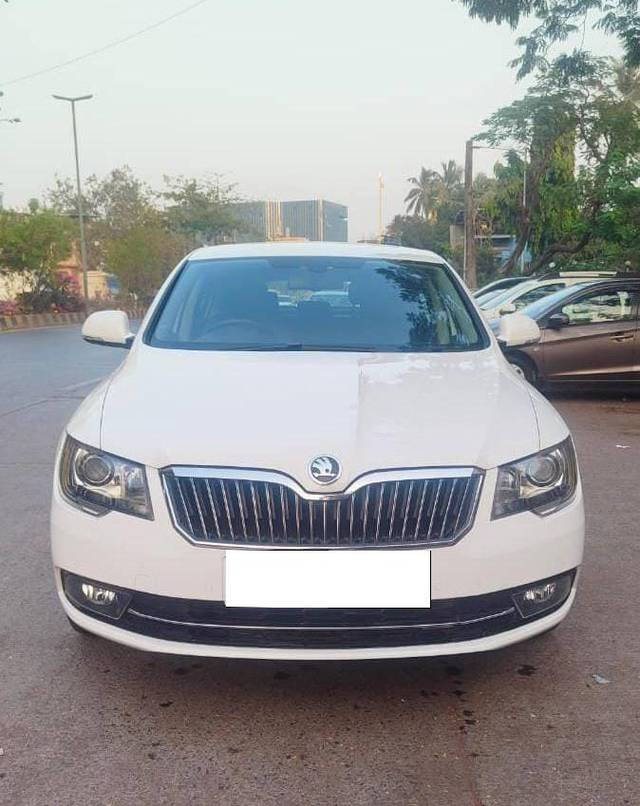 https://images10.gaadi.com/usedcar_image/4264745/original/processed_a26739631b3947c6c83379c2fc20a202.jpeg?imwidth=6400