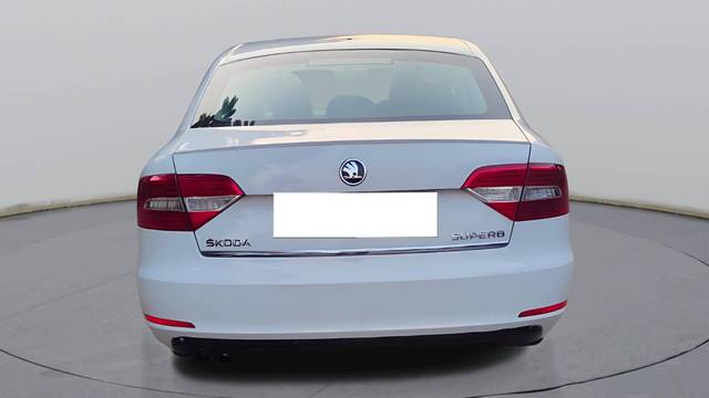 https://images10.gaadi.com/usedcar_image/4264745/original/processed_d40d5a6cb06e19c5b9c69031614717d0.jpeg?imwidth=6402