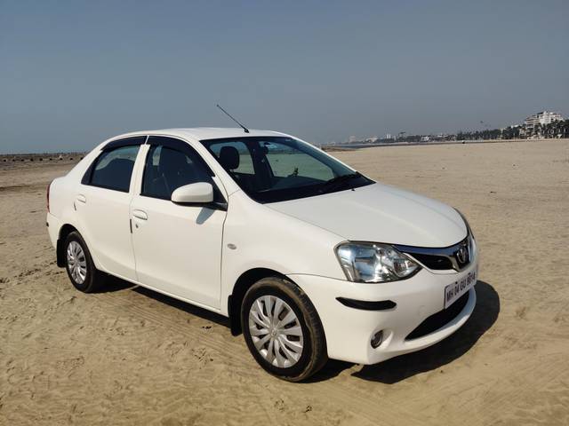 https://images10.gaadi.com/usedcar_image/4264747/original/processed_de2f2fd0c263165dac6661bc3788d4d1.jpg?imwidth=6400