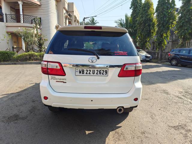 https://images10.gaadi.com/usedcar_image/4264787/original/processed_88bd202bf225442072bbed08449921a7.jpg?imwidth=6402