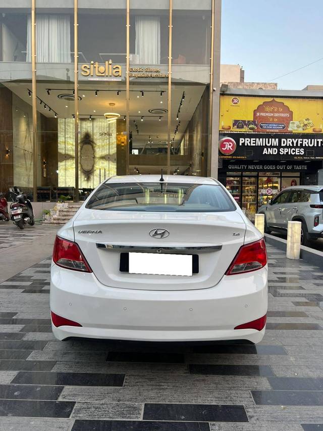 https://images10.gaadi.com/usedcar_image/4264795/original/processed_ac97543d3165b8c85cbea8fb7e1425f7.jpg?imwidth=6401