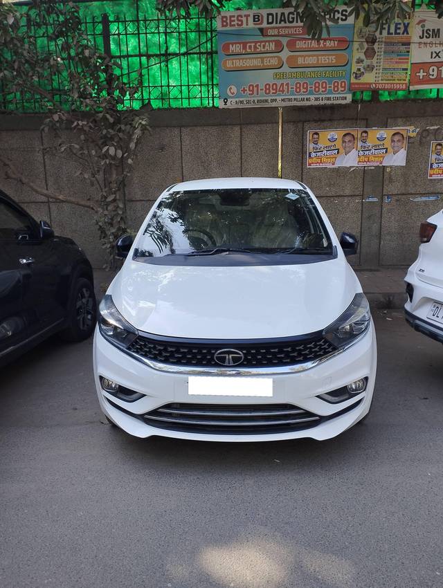 https://images10.gaadi.com/usedcar_image/4264799/original/processed_9ccf6d6cb987449daf102c5984e0be28.jpg?imwidth=6400