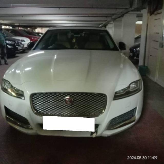 https://images10.gaadi.com/usedcar_image/4264809/original/processed_20de8b9f-5419-4233-a2c7-4e4f442b21e5.jpg?imwidth=6400