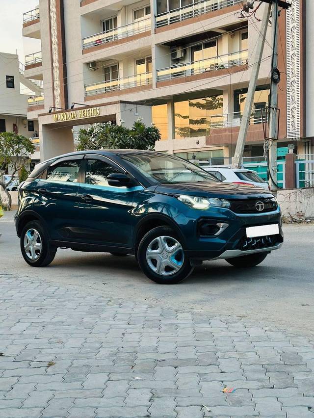 https://images10.gaadi.com/usedcar_image/4264821/original/processed_3630f9e8ef880c7fa9f22d6353b7646e.jpg?imwidth=6400